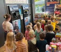 Pfand-Spendenbox beim ALDI zug. Elisabeth-Ding-Kindergarten – DANKE an alle Spender