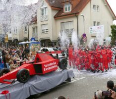 25 Gruppen – 1000 Ideen, super gute Laune: So bunt war der Sandhäuser Kerweumzug