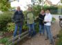 Gelungene Verschönerungsaktion rund um die Bank am Falltorweg