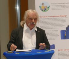Europa-Gemeinderat Ralf Frühwirt eröffnete Wanderausstellung „EU on Tour“