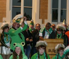 Erfolreiche Frösche-Revolution in Dilje – OB John Ehret abgesetzt, aber am Leben