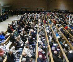 Großes Requiem in vollbesetzter Kirche – Ein musikalisches Ereignis mit Seltenheitswert