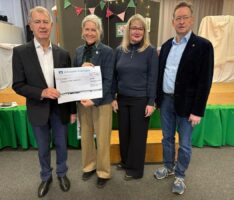 Lions Club Leimen spendet 1.000 Euro an die Pestalozzischule Sandhausen