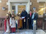 Sternsinger zu Besuch in den Leimener Rathäusern – Motto „Schule statt Fabrik“