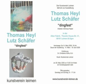 Abstrakte Papierarbeit mit pastelligen Farben, Schichtungen und vertikalen Linien, ausgestellt im Kontext der Ausstellung „dingfest“.