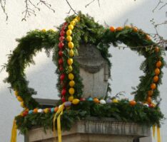 Ostern weltweit: Geschichte, Bedeutung und Bräuche rund um das Fest