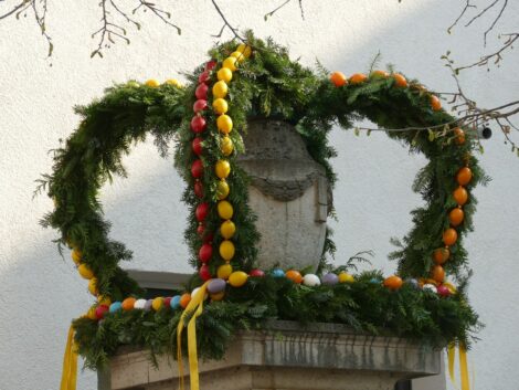 Ostern weltweit: Geschichte, Bedeutung und Bräuche rund um das Fest