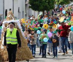 Tradition zeigte Wirkung: Frühlingsfest mit Frühlingsmeile und Sommertagszug