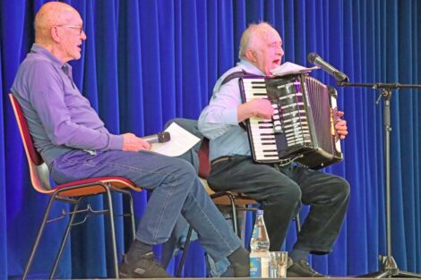 Günter Wittmann und Rudi Sailer unterhalten mit „Hiesige Sprooch und örtliches Liedgut“
