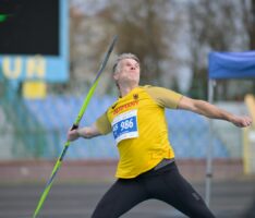 Turmschulrektor Schäfer mit Silbermedaille bei der Masters-EM im Speerwurf