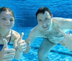 So schön war es noch nie: Freibad bei strahlendem Sonnenschein und 30° eröffnet