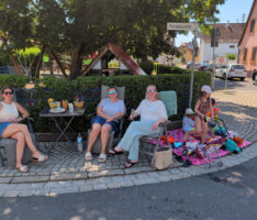 Flohmarkt im Hochsommer: In St. Ilgen stand das Miteinander im Vordergrund