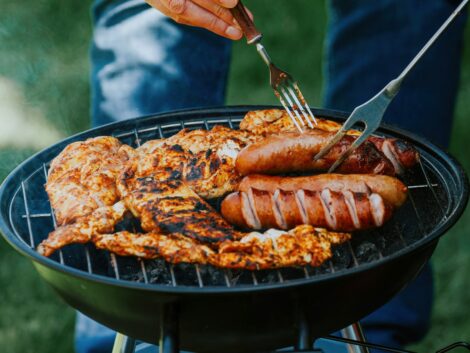 Sicher grillen und kühlen im Sommer: Gesundheitsamt gibt Tipps für heiße Tage