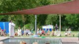 Sonniger Auftakt, Regen zum Finale: Tauffest im Freibad bleibt in guter Erinnerung