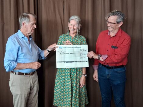 Lions Club übergibt 1.000 Euro Spende an die Pestalozzischule Sandhausen