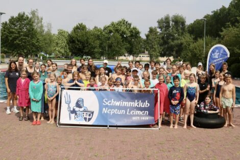 Neptun-Ferienprogramm mit Wettpaddeln, Rutschen, Ringetauchen und Hindernislauf