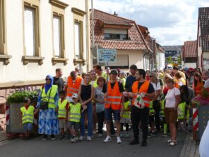Kerwe-Umzug: Mit Hantel, Frosch und Feuerwehrstiefeln durch Dilje