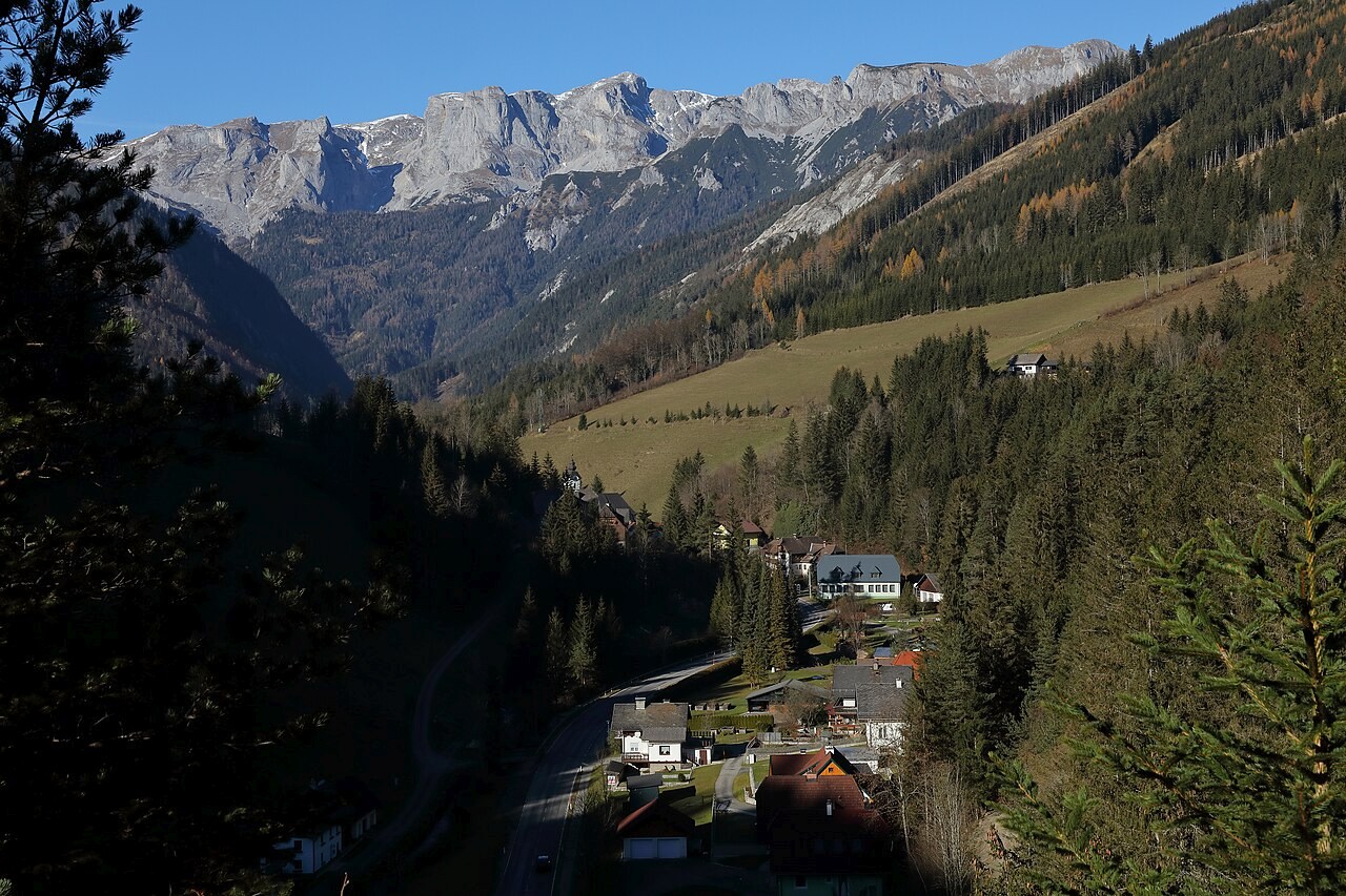 St. Ilgen liegt plötzlich im Hochgebirge – Seilrettung aus alpiner Notlage inklusive