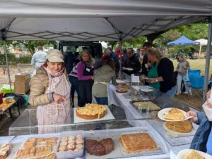 Apfelkuchenfest im Menzerpark: Erst Regen, dann Streusel
