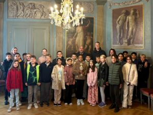 Kerwe-Staffellauf: Klasse 4e der Turmschule holt den Wanderpokal