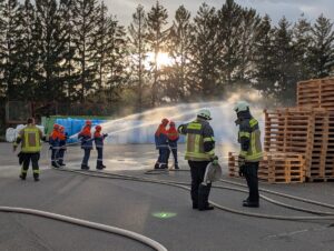Wasserfontänen bei der Feuerwehrübung